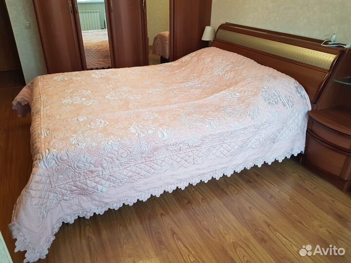 Покрывало на кровать новое