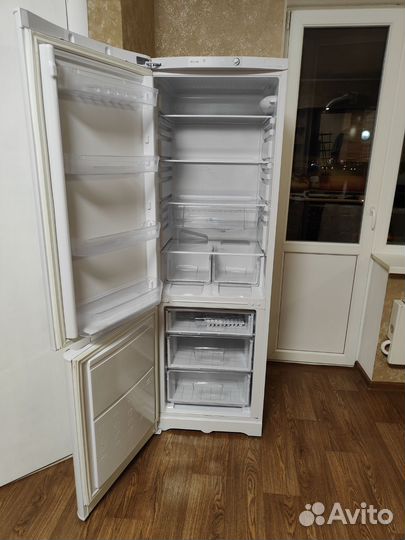 Холодильник indesit