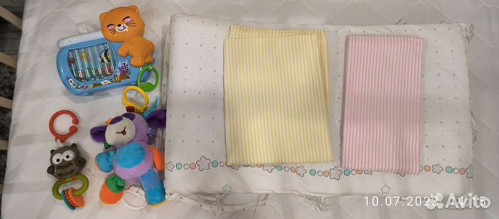 Новые кроватка с матрасом, бортиками и игрушками