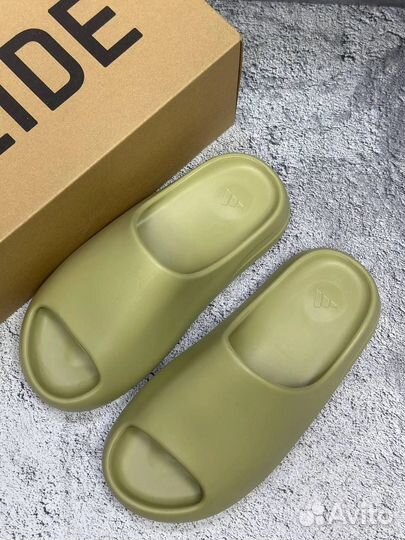 Тапки adidas yeezy slide