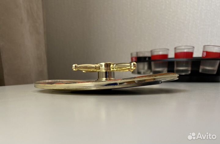 Игра русская рулетка со стопками