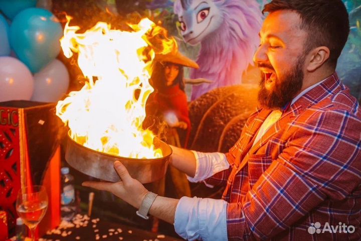 Фокусник. Иллюзионист. Фокусы с животными