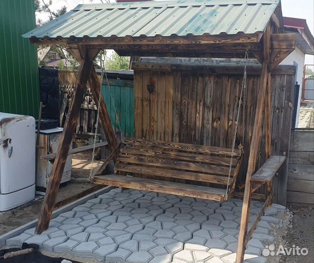 Садовые качели из дерева
