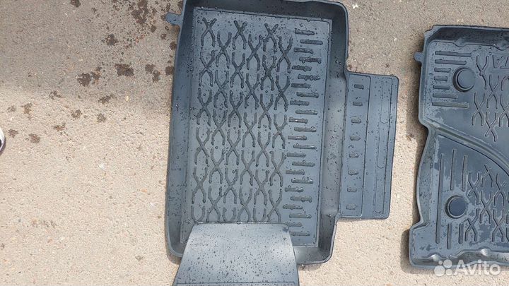 Автомобильные коврики резиновые