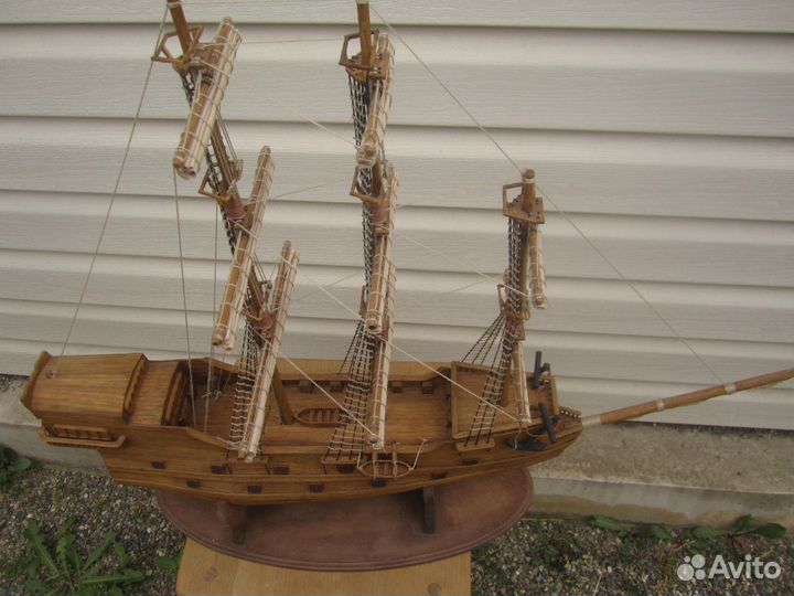 Модель корабля