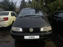 Volkswagen Sharan 2.0 MT, 1996, 217 000 км, с пробегом, цена 147 000 руб.