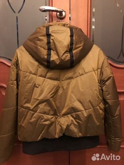 Куртка спортивная женская