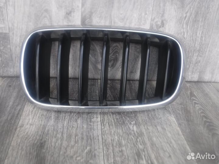 Решетка радиатора левая №905 BMW X5 2015