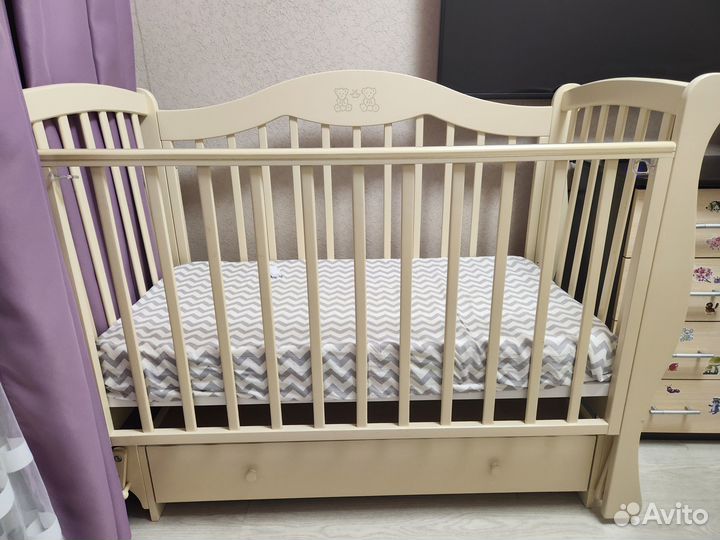Детская кроватка