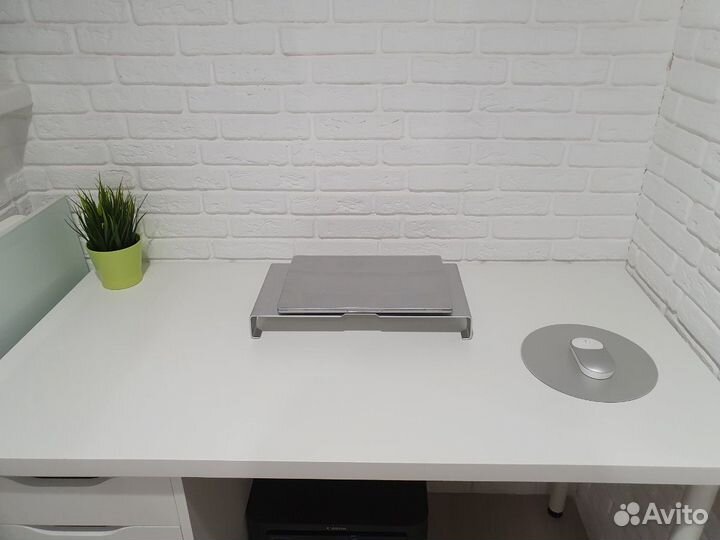 Алюминиевая подствка от xiaomi под ноутбук