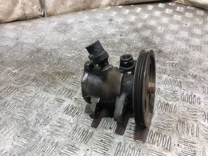 Насос гидроусилителя Toyota Mark 2 GX90 1GFE 1995