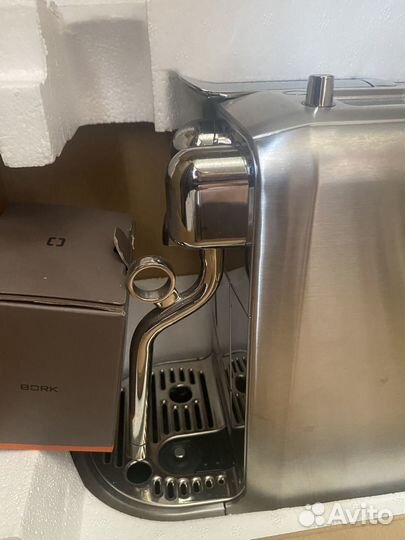 Капсульная кофемашина bork C830 Creatista Plus