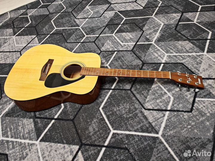 Акустическая гитара yamaha f310 бу