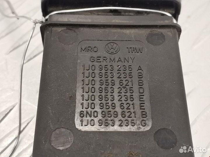 Кнопка аварийной сигнализации Volkswagen Bora 1999