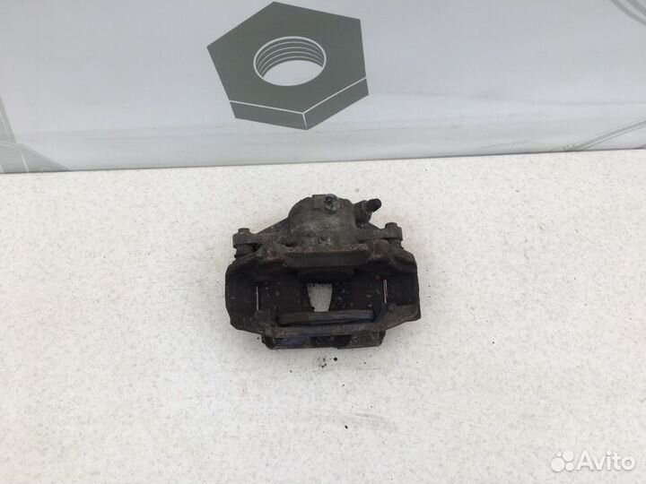 Тормозной суппорт передний левый Mercedes-Benz E