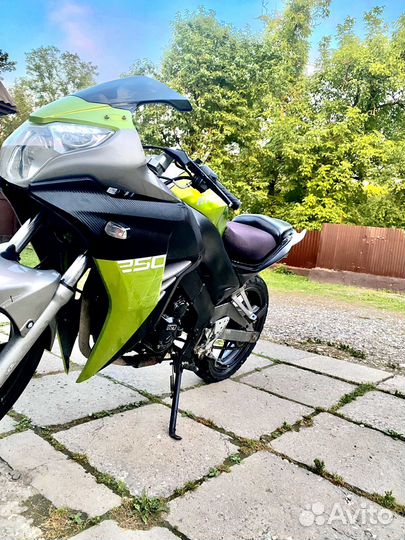 Мотоцикл racer 250