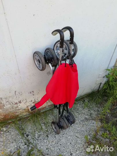 Прогулочная коляска трость
