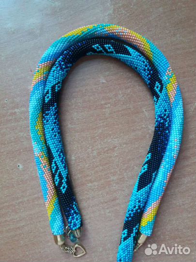 Украшения на шею