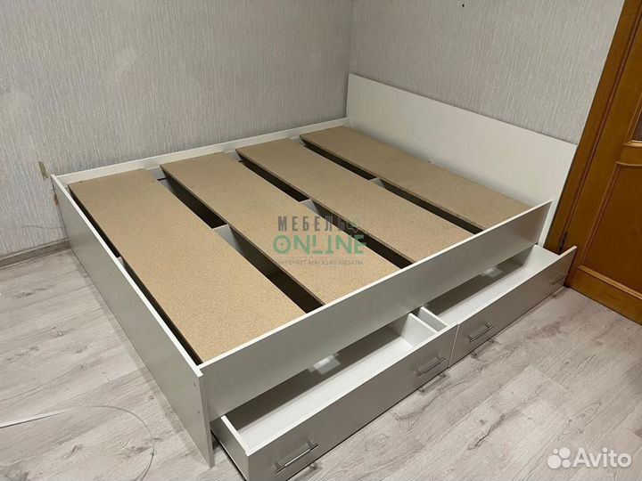 Кровать двуспальная с ящиками