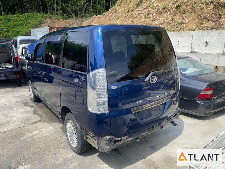 Крепление бампера задняя левая toyota noah