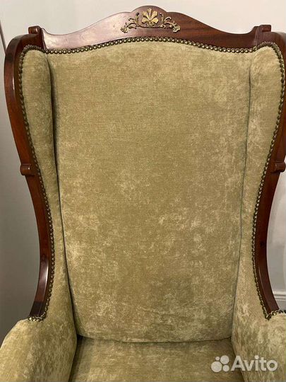Старинное кресло вольтеровское