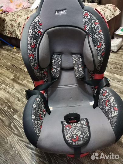 Автомобильное кресло