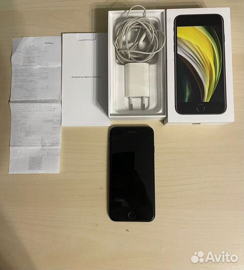 Телефон iPhone se 2020