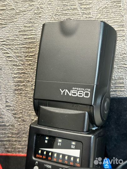 Canon 100D полный комплект (2 объектива,вспышка)