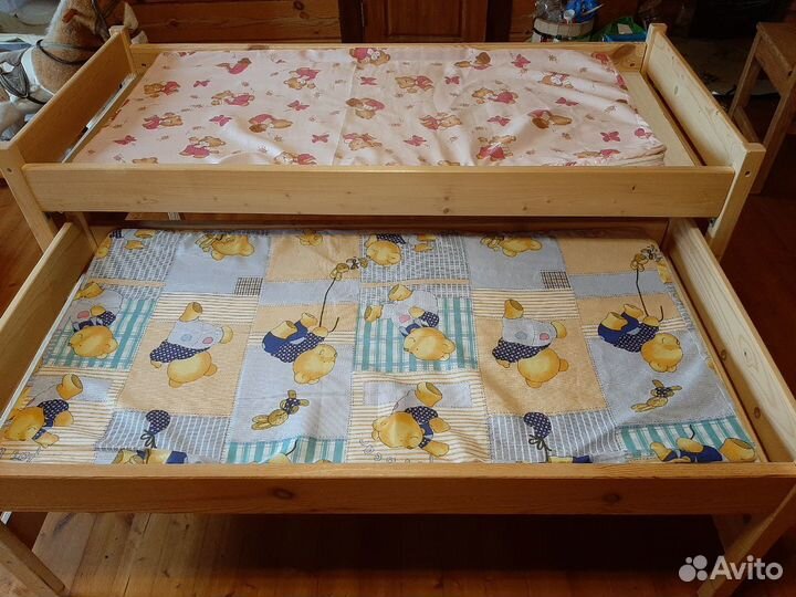 Кровать без матрасов