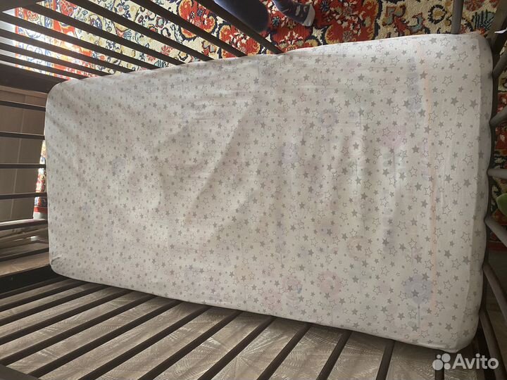 Детская кровать с матрасом