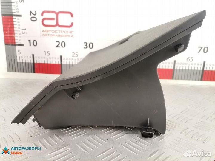 Бардачок Toyota Yaris XP9 2006 5555052140B0