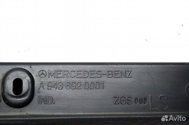 Крышка стойки A, левая mercedes-benz Actros MP2/MP3 1844 (01.02)