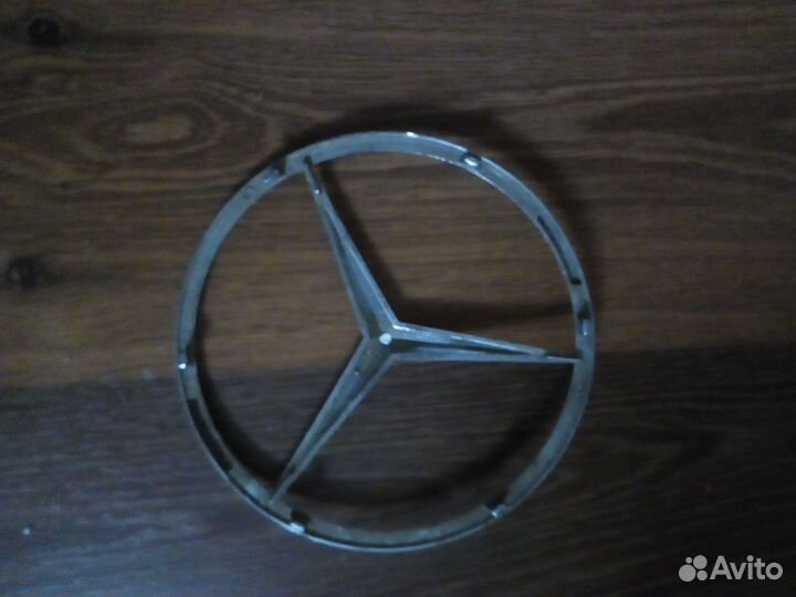 Значок mercedes от колпака