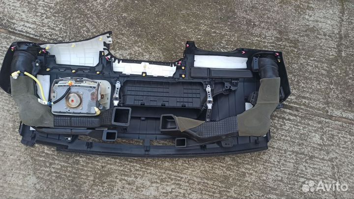 Торпедо на Toyota aqua Тойота Аква