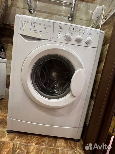 Стиральная машина Indesit wisl 85
