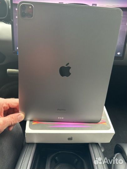 iPad Pro 12.9 m2(6th Generation) wifi + Cellular