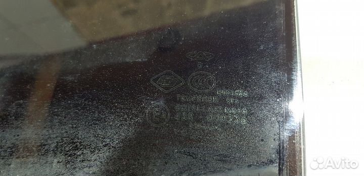 Стекло двери заднее левое