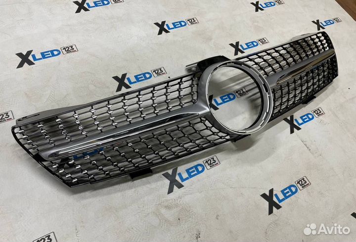 Решетка радиатора Diamond Mercedes CLS W219 хром