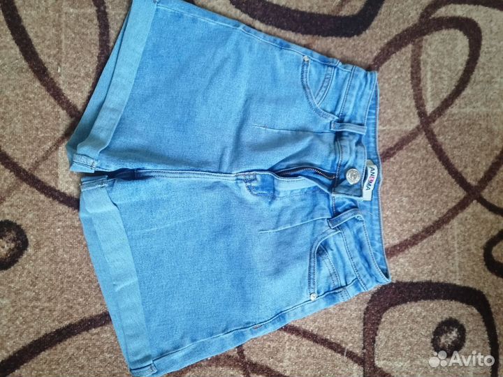 Джинсовые шорты