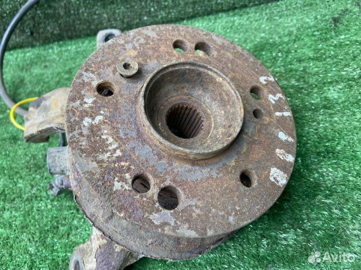 Поворотный кулак задний правый Mercedes-Benz E