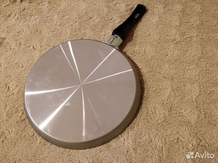 Сковорода блинная новая Икея