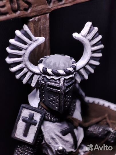 Фигура тевтонского рыцаря