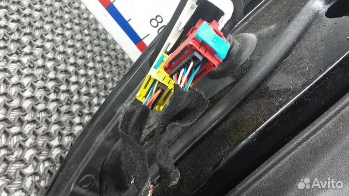 Дверь передняя правая Peugeot 3008