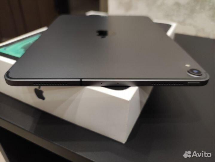 iPad pro 11 64gb Wi-Fi + cellular (сим-карта)