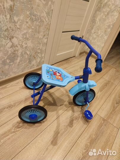 Трехколесный велосипед