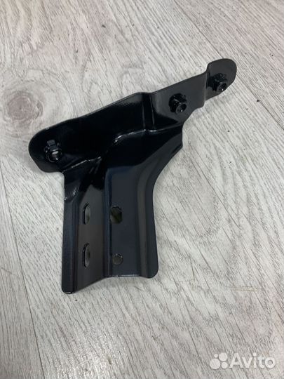 Кронштейн крепление крыла Volkswagen polo 5 Прав