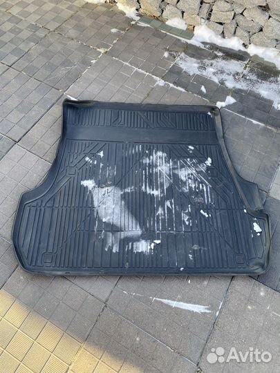 Резиновый ковер в багажник toyota land cruiser 200