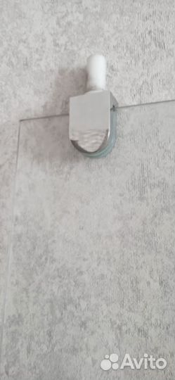 Дверь стеклянная с ручкой