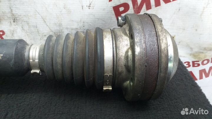 Привод передний правый Audi A3 8PA caxc 2009