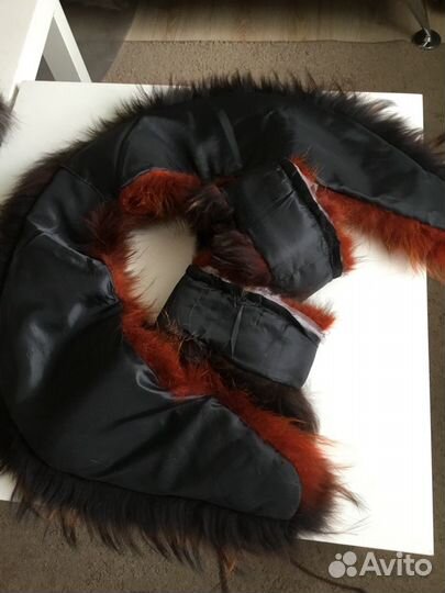 Воротник и манжеты меховые на подкладке (лиса) б/у